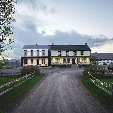 Les Ancetres Auberge & Restaurant St-Pierre-de-l'Île-d'Orléans Bagian luar foto